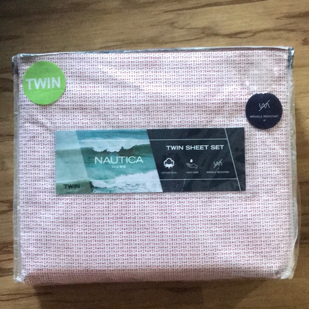 Twin sheet set